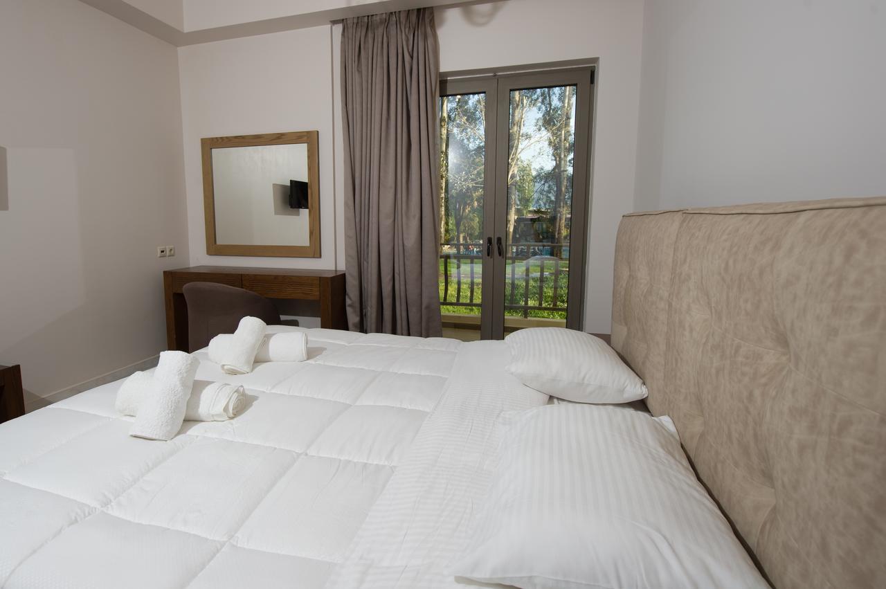 Corali Resort 阿格里尼翁 外观 照片